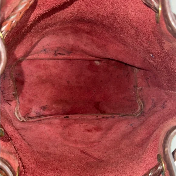 Dooney & Bourke Elegant Burgundy Leather Bucket Bag - Picture 9 of 11